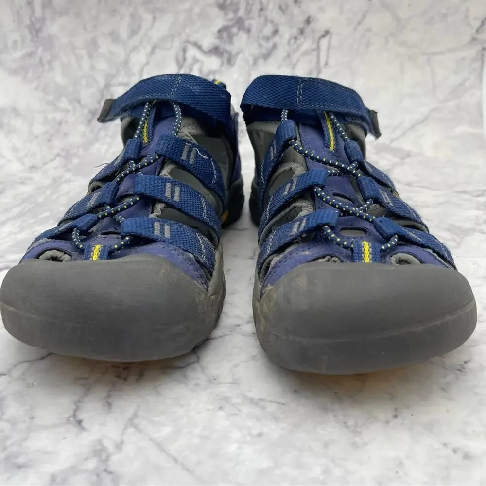 Keen, Blue and Grey Washable Sandals. Kids Size 5. Excellent condition!